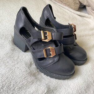 Women's buckle chunky heel shoes